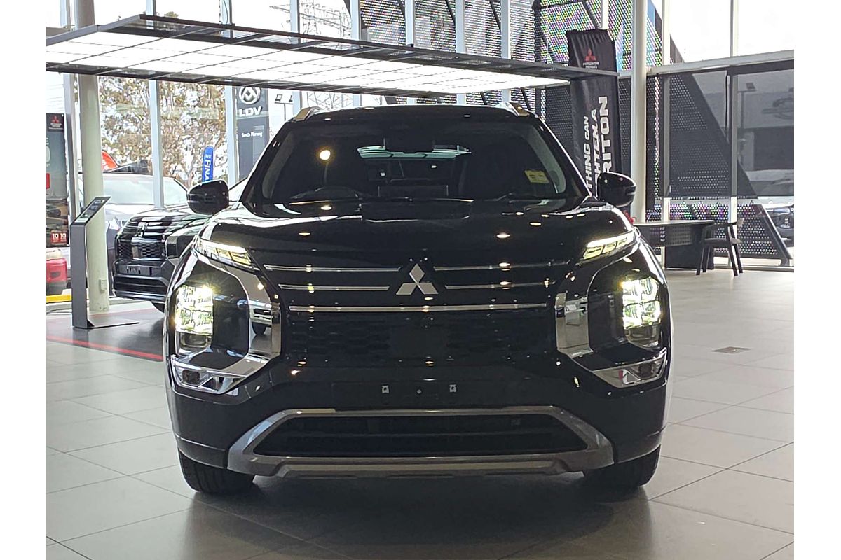 2025 Mitsubishi Outlander Exceed ZM