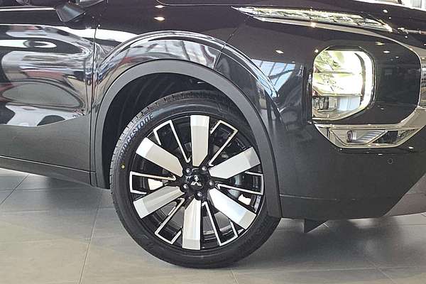 2025 Mitsubishi Outlander Exceed ZM