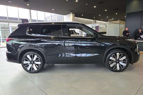 2025 Mitsubishi Outlander Exceed ZM