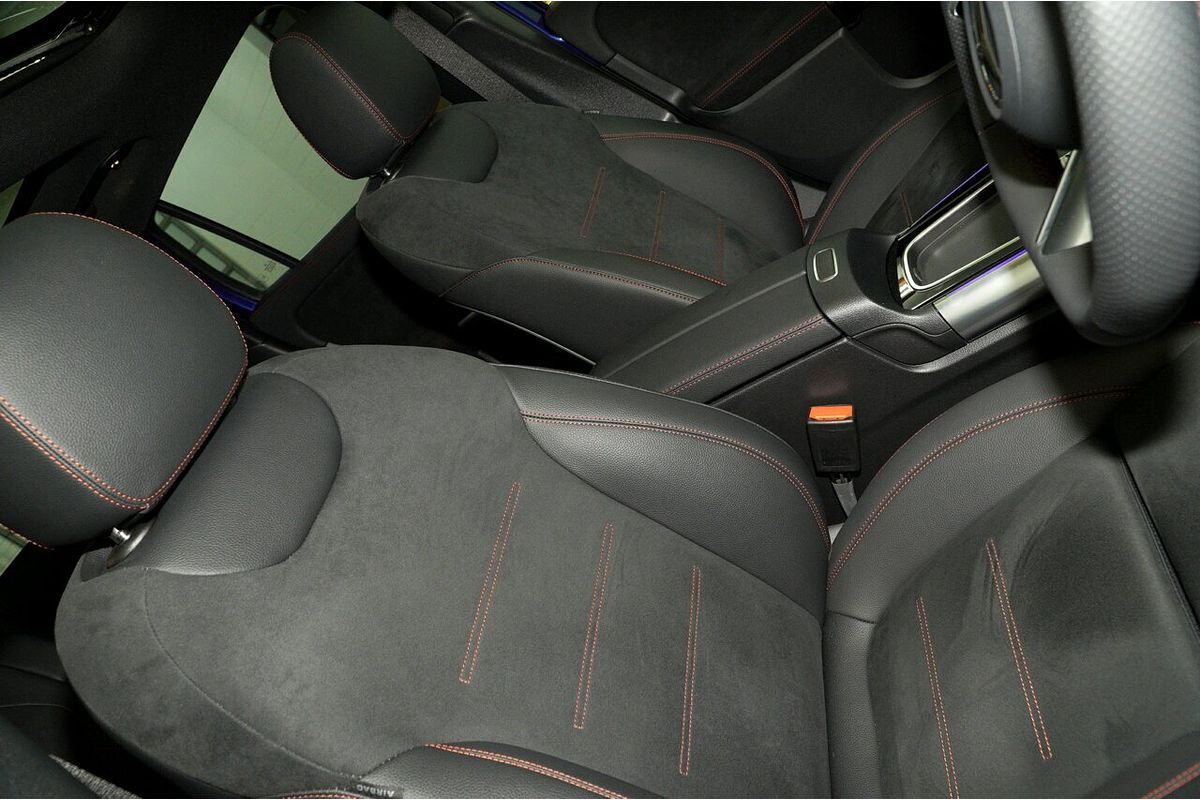 2024 Mercedes-Benz GLA-Class GLA200 H247