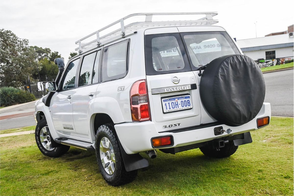 2010 Nissan Patrol ST GU 7