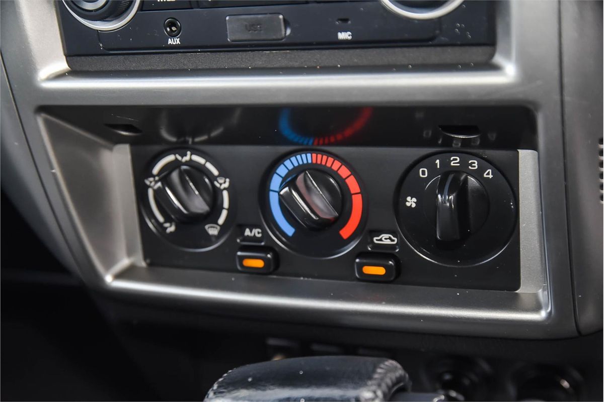 2010 Nissan Patrol ST GU 7