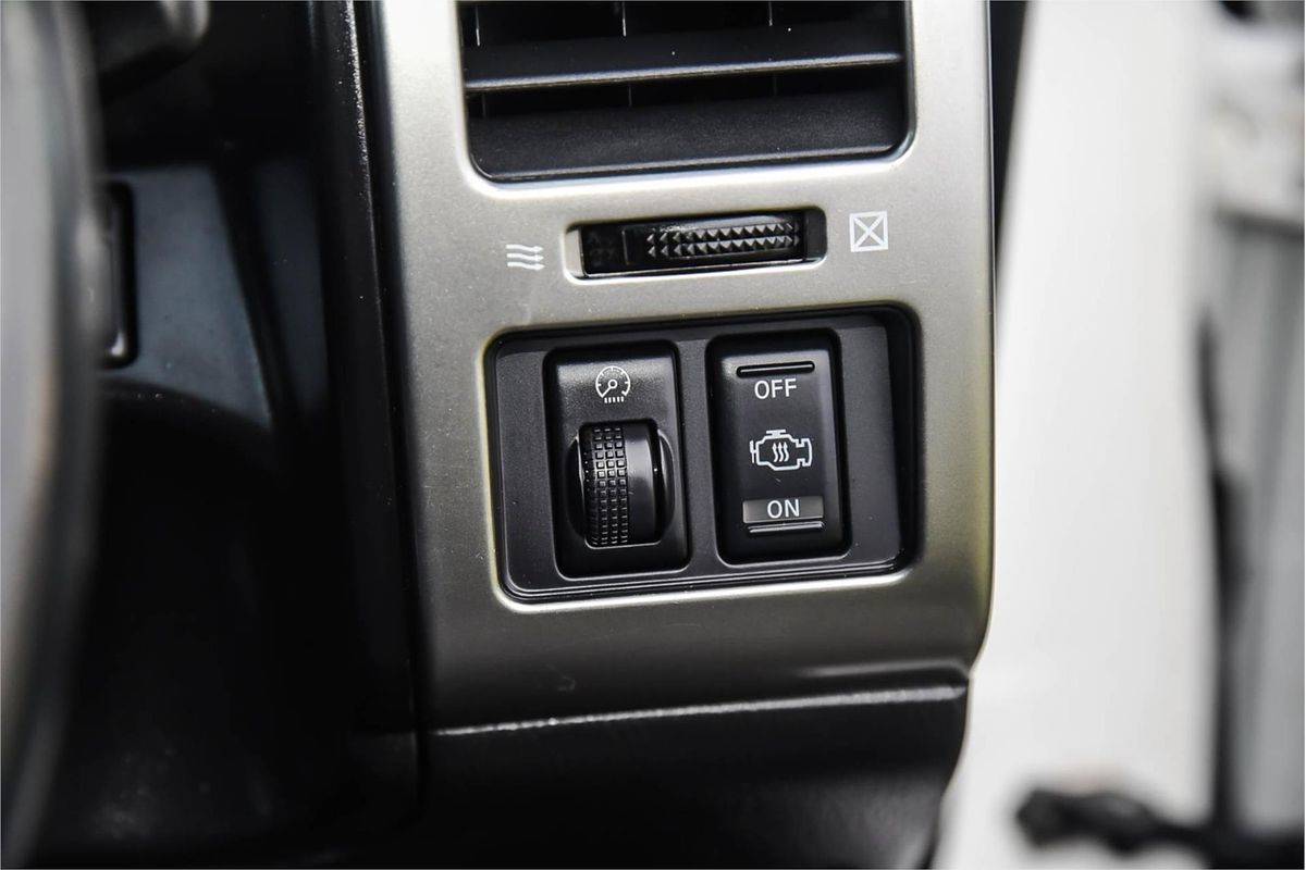 2010 Nissan Patrol ST GU 7