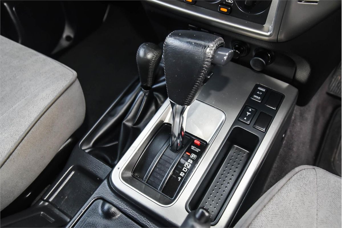 2010 Nissan Patrol ST GU 7