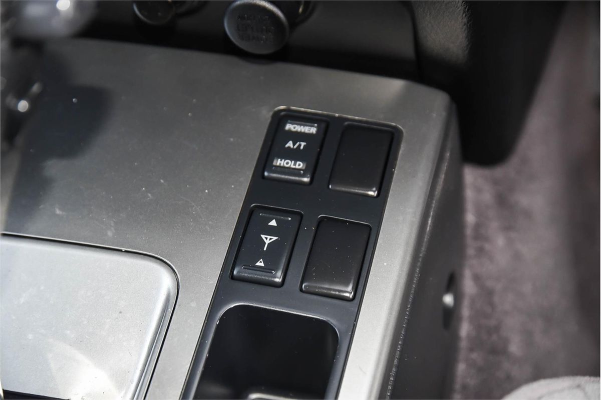 2010 Nissan Patrol ST GU 7
