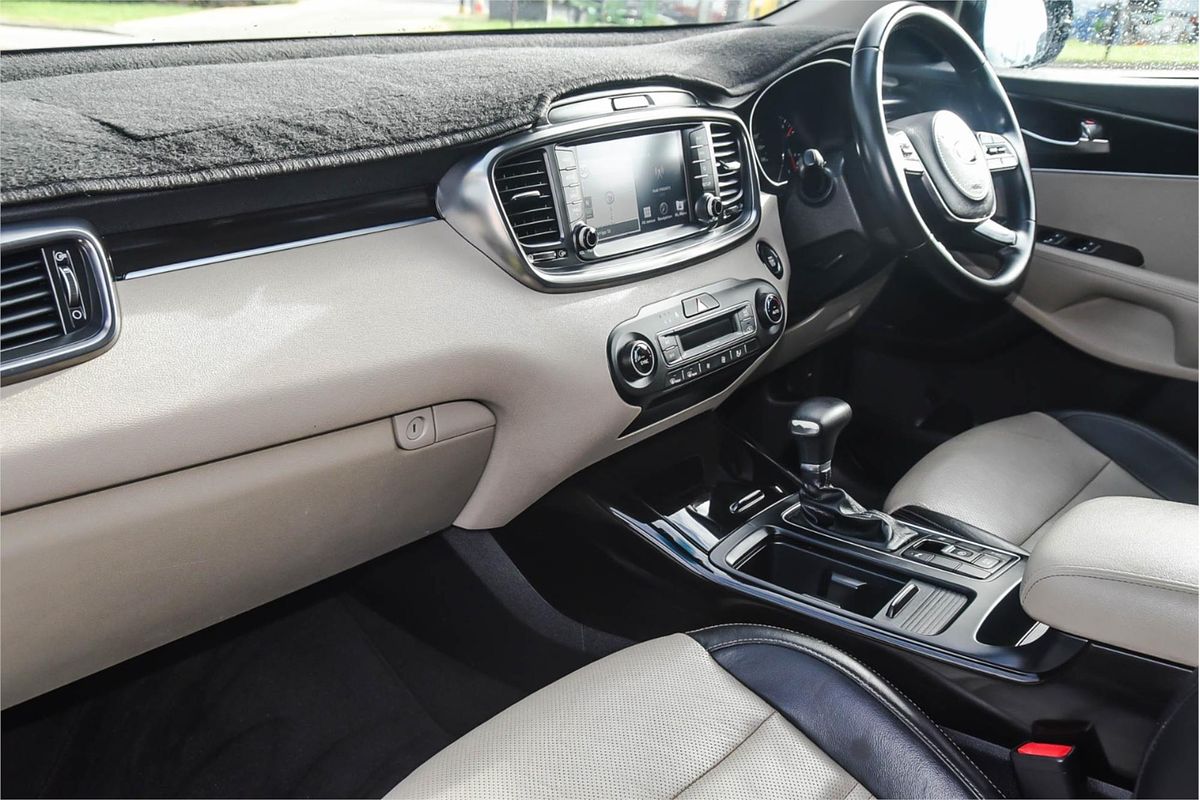 2017 Kia Sorento SLi UM