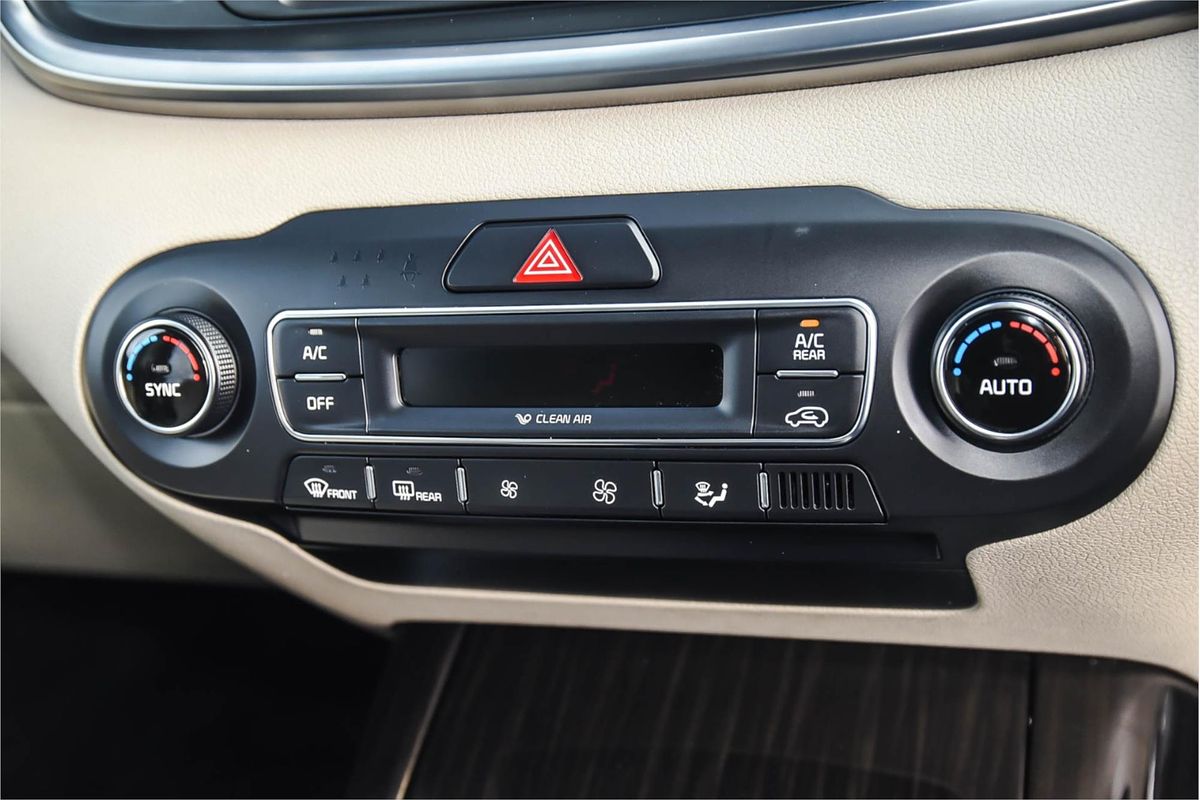 2017 Kia Sorento SLi UM