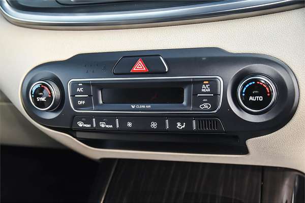 2017 Kia Sorento SLi UM
