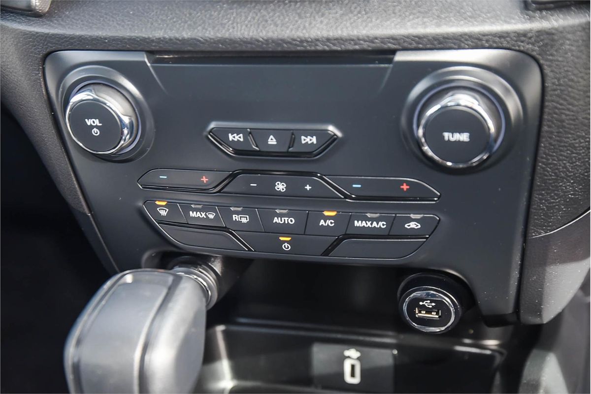 2018 Ford Everest Ambiente UA II 3.2L