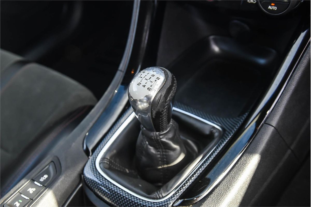 2016 Holden Commodore SV6 Black VF Series II