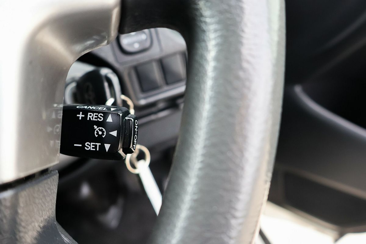2017 Toyota Hiace Commuter TRH223R