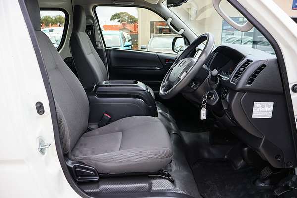 2017 Toyota Hiace Commuter TRH223R