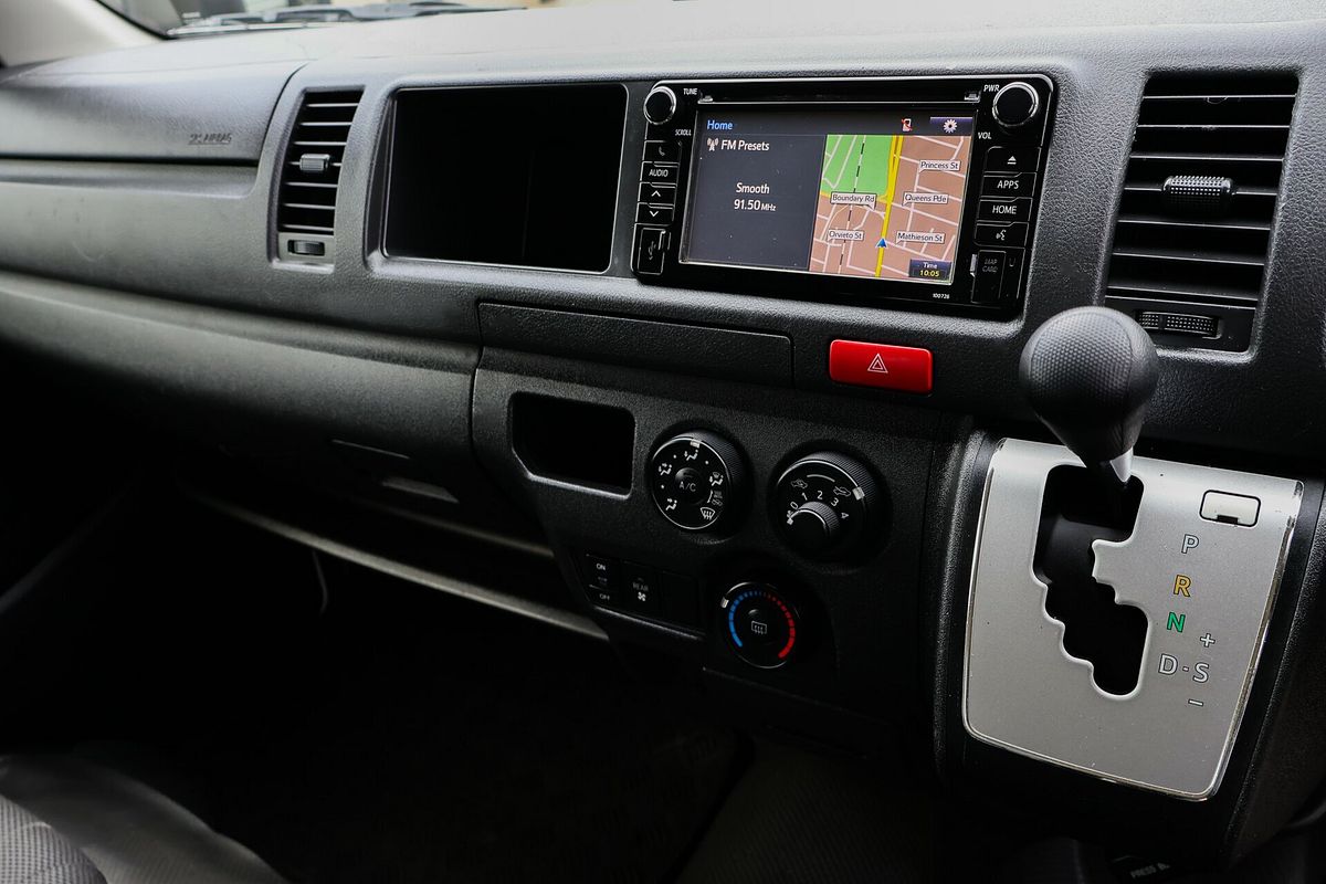 2017 Toyota Hiace Commuter TRH223R