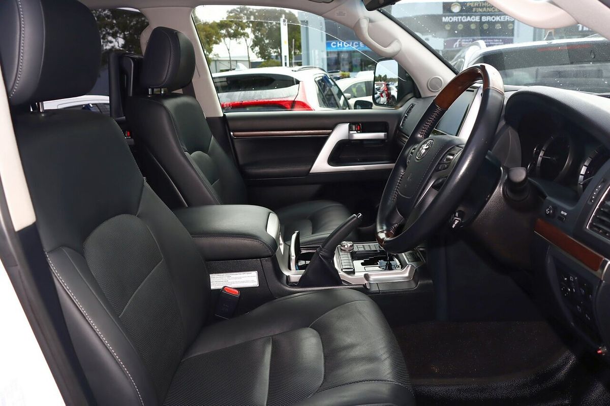2019 Toyota Landcruiser Sahara VDJ200R