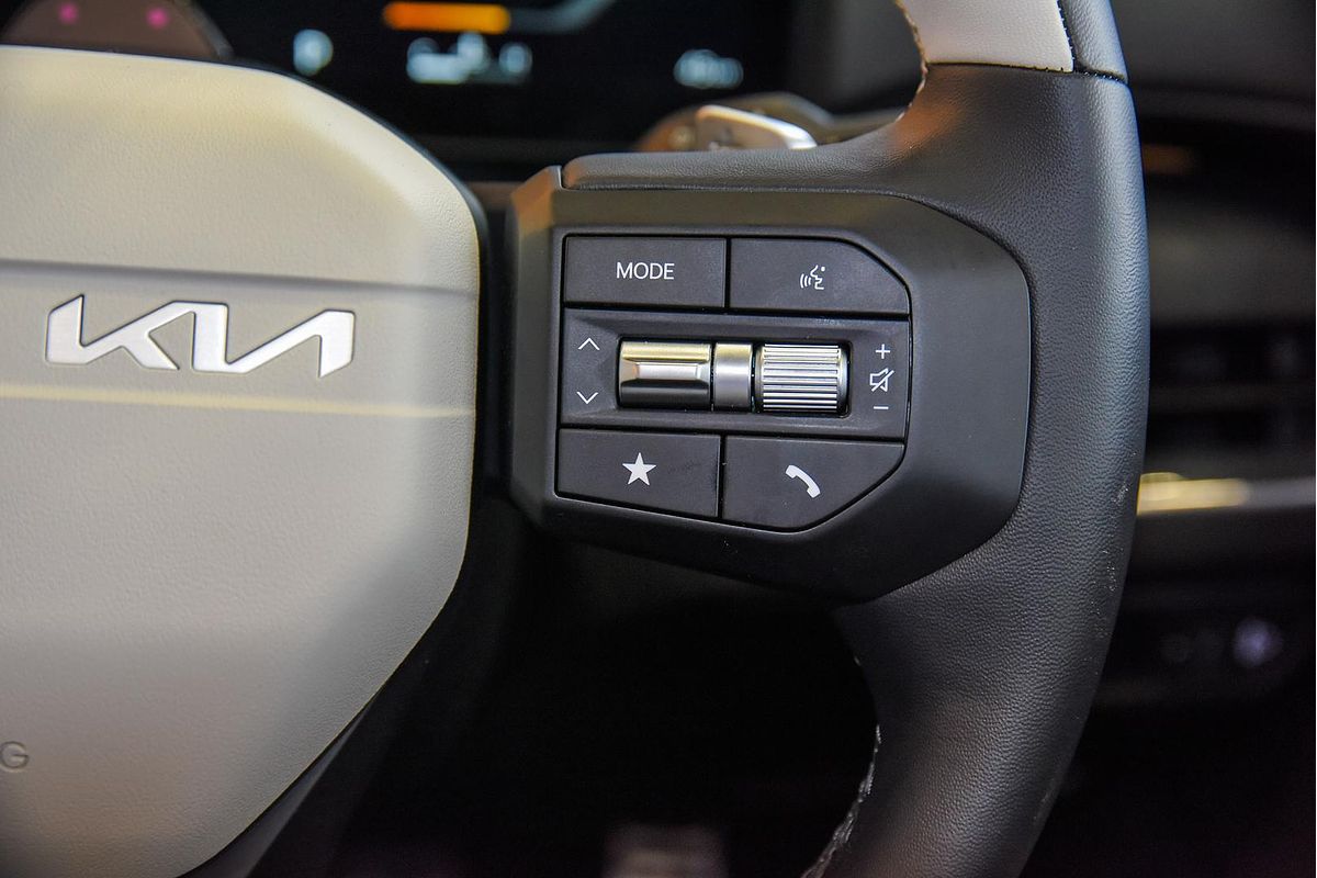 2025 Kia K4 GT-Line CL4m