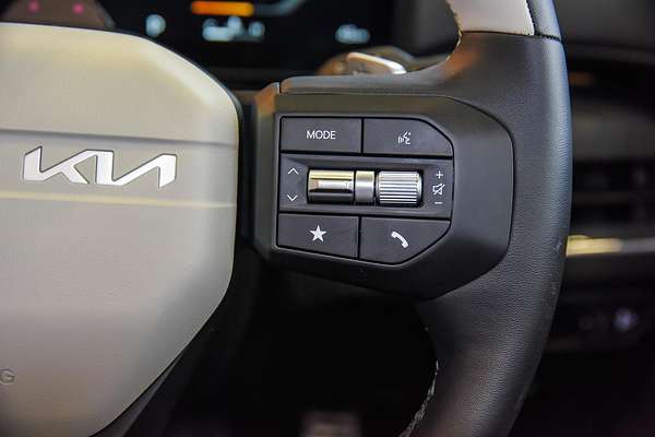 2025 Kia K4 GT-Line CL4m