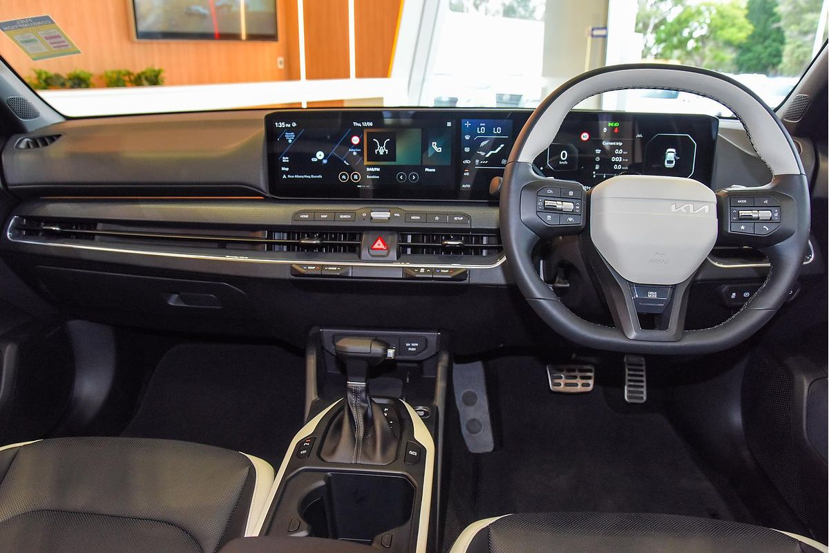 2025 Kia K4 GT-Line CL4m