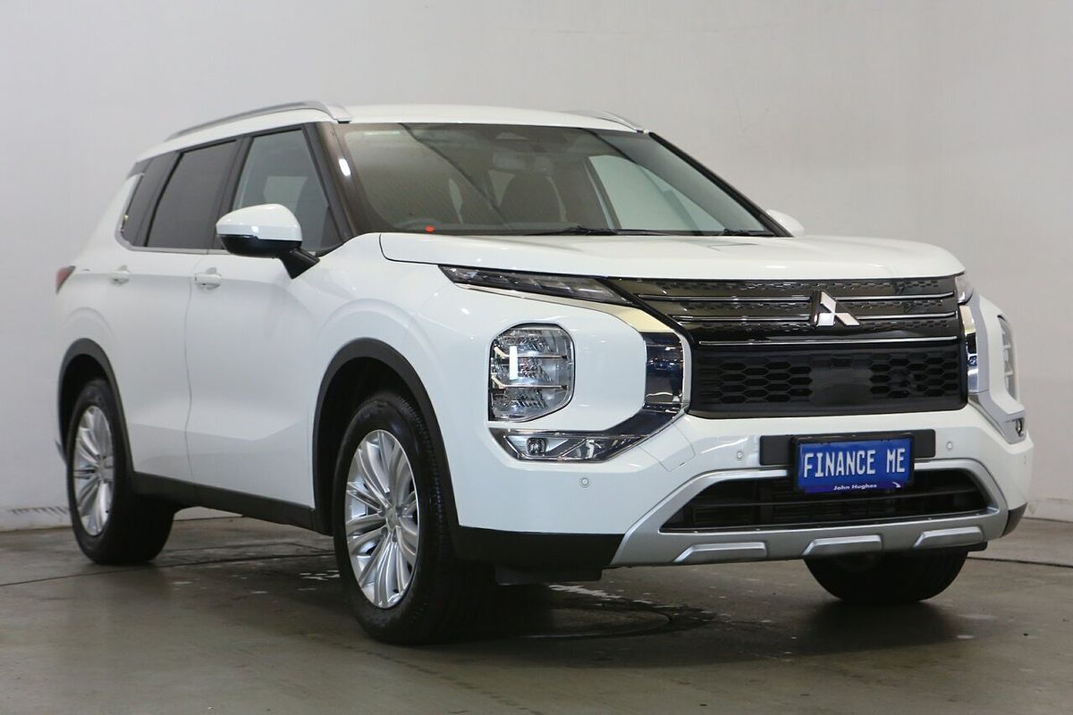 2024 Mitsubishi Outlander LS ZM