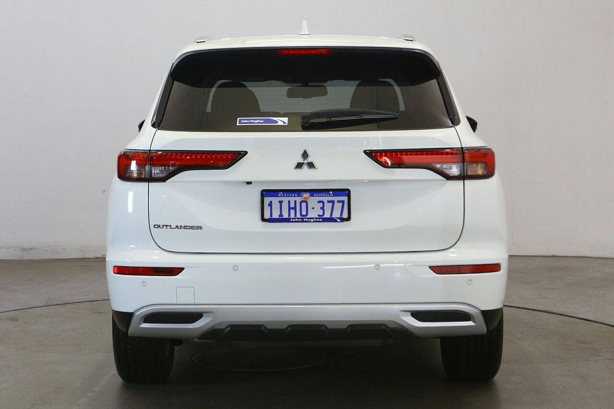 2024 Mitsubishi Outlander LS ZM