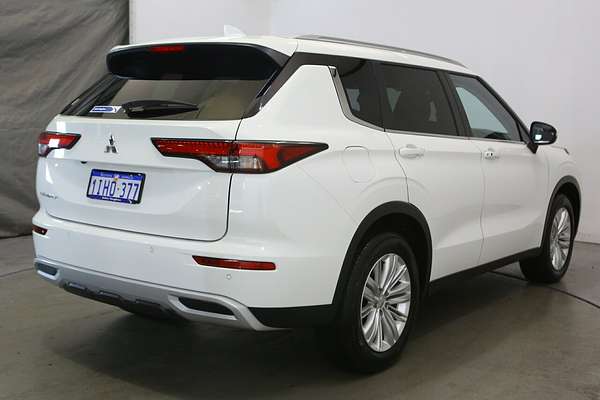 2024 Mitsubishi Outlander LS ZM