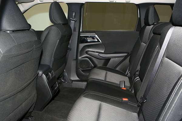 2024 Mitsubishi Outlander LS ZM