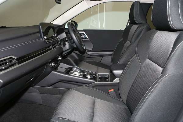 2024 Mitsubishi Outlander LS ZM