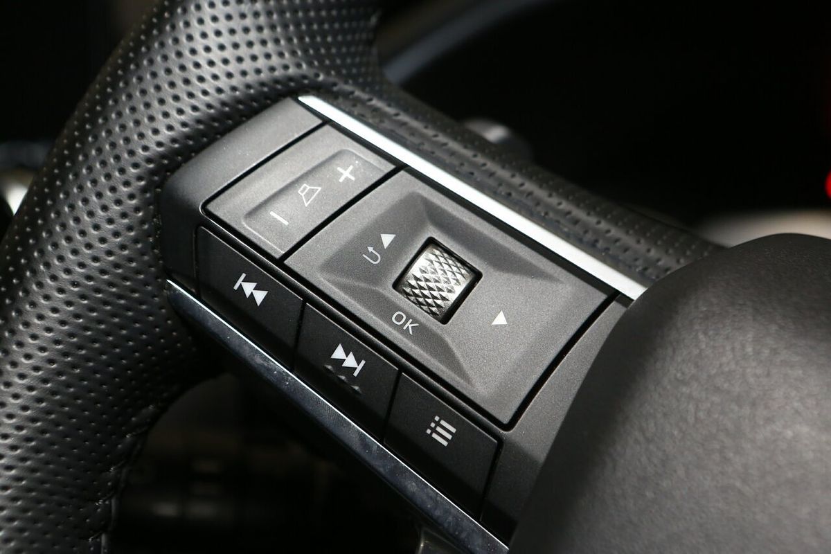2024 Mitsubishi Outlander LS ZM