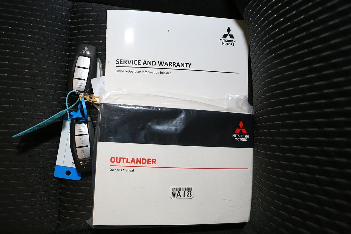 2024 Mitsubishi Outlander LS ZM