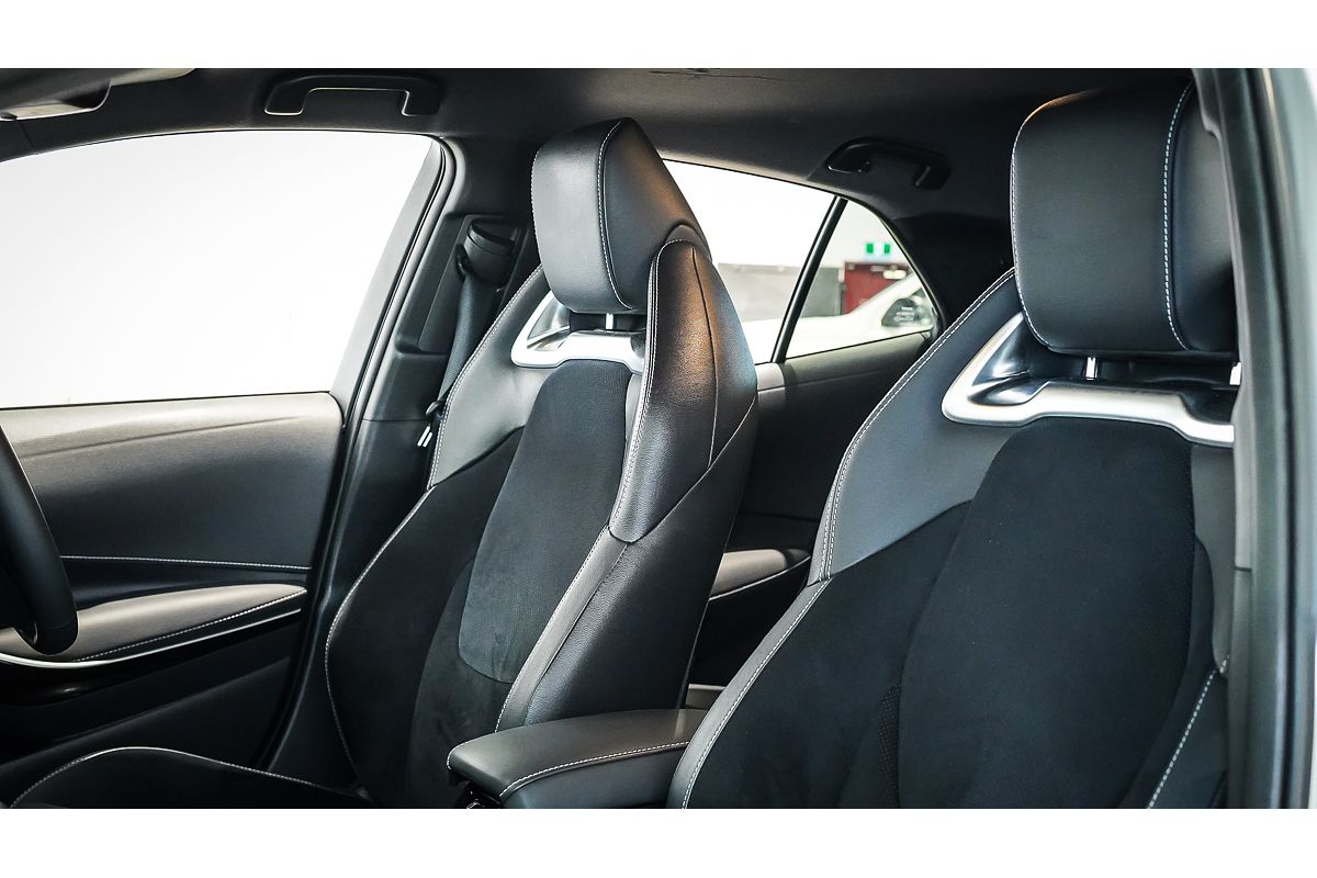 2019 Toyota Corolla ZR Hybrid ZWE211R
