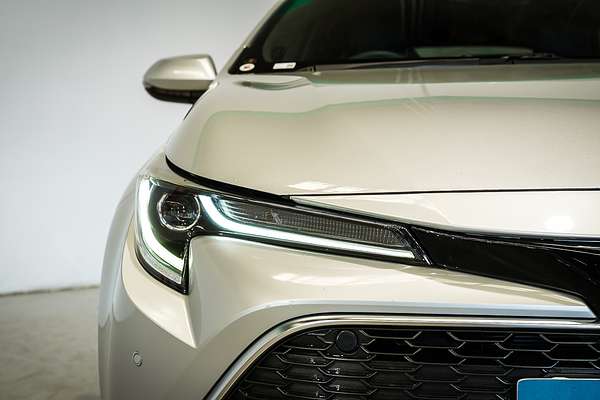 2019 Toyota Corolla ZR Hybrid ZWE211R