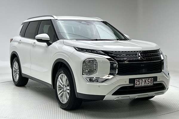 2024 Mitsubishi Outlander LS ZM