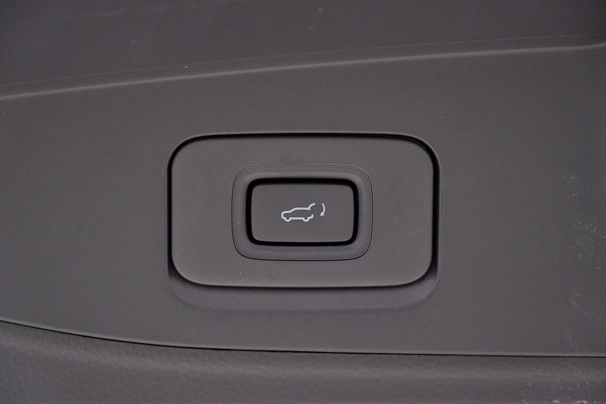 2025 Isuzu MU-X LS-U