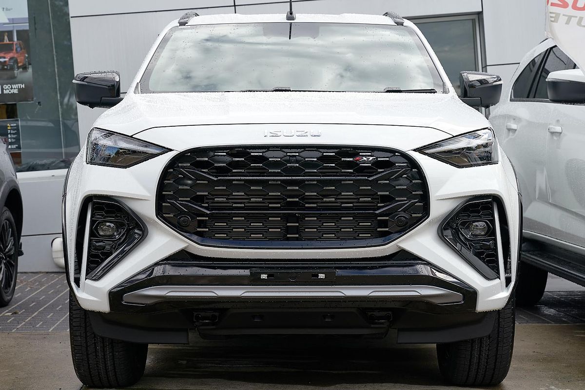 2025 Isuzu MU-X X-TERRAIN