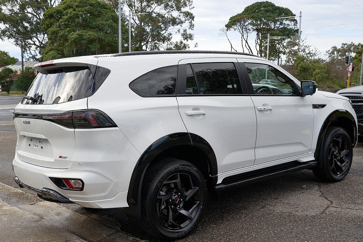 2025 Isuzu MU-X X-TERRAIN