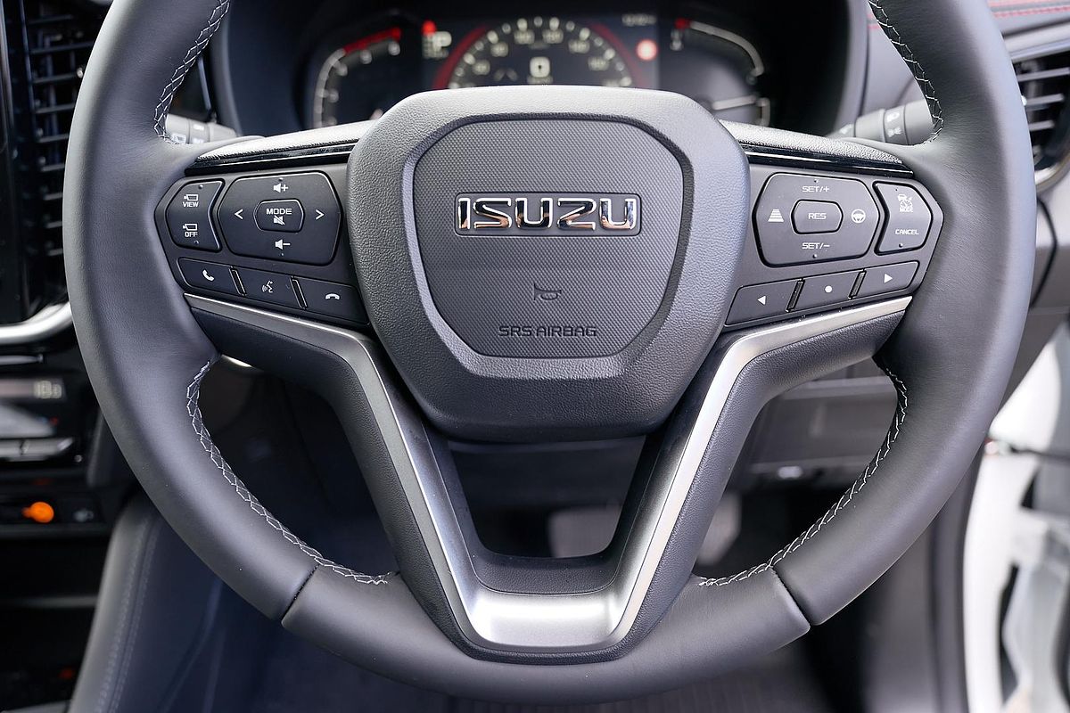 2025 Isuzu MU-X X-TERRAIN