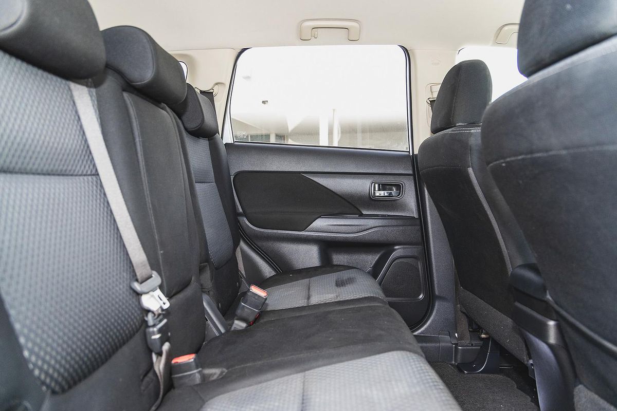 2016 Mitsubishi Outlander LS ZK