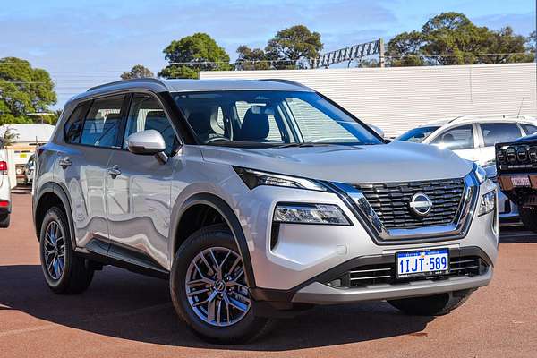 2024 Nissan X-TRAIL ST T33