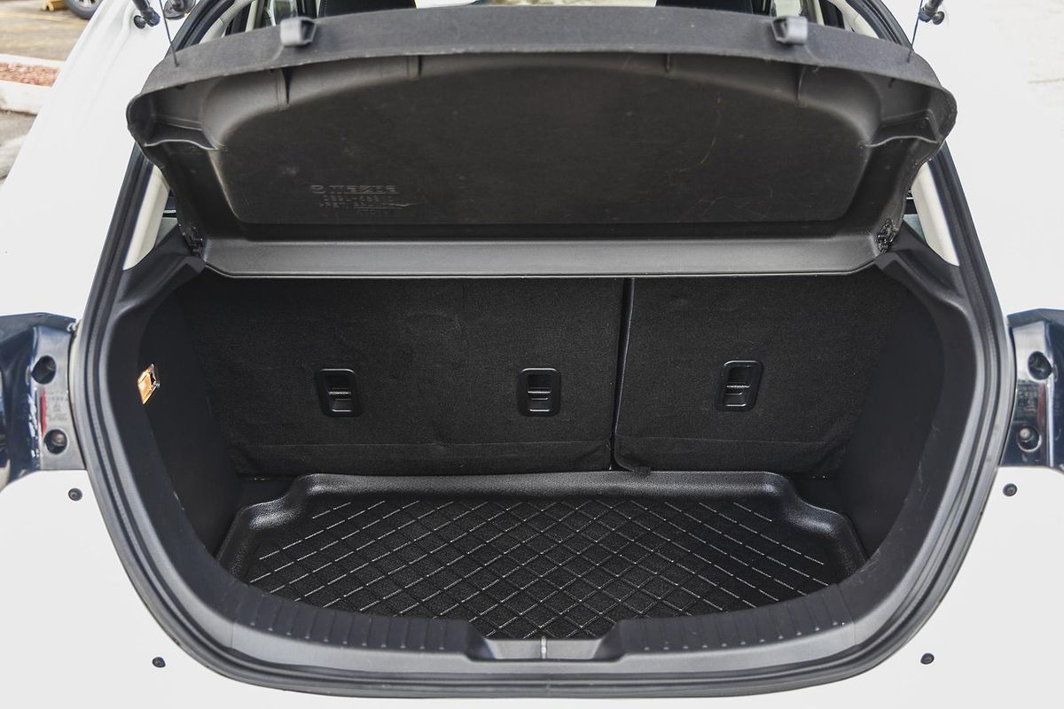 2015 Mazda 2 Maxx DJ Series