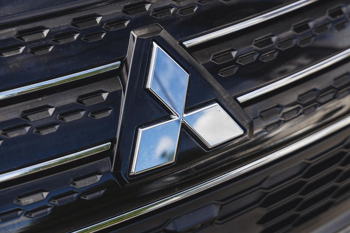 2022 Mitsubishi Outlander ES ZM