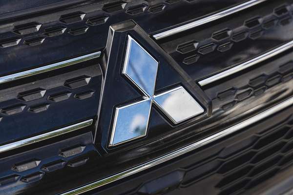 2022 Mitsubishi Outlander ES ZM