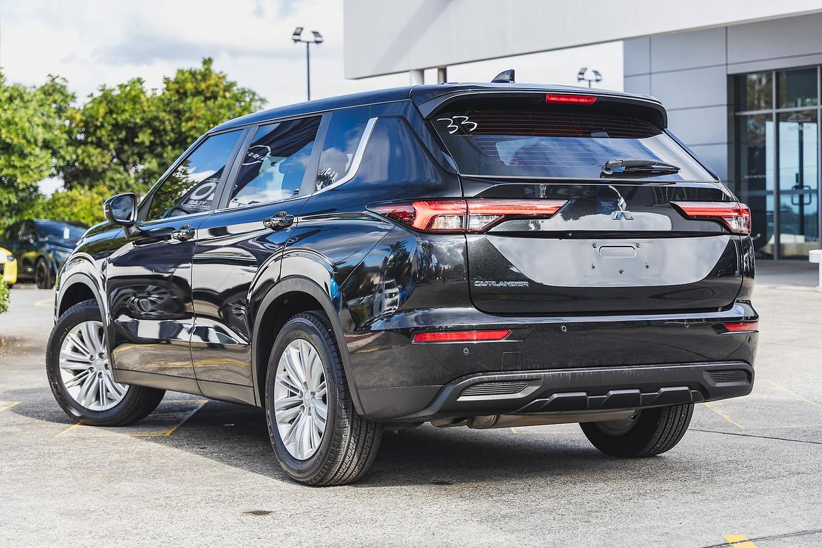 2022 Mitsubishi Outlander ES ZM