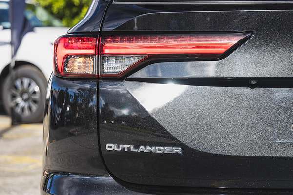 2022 Mitsubishi Outlander ES ZM