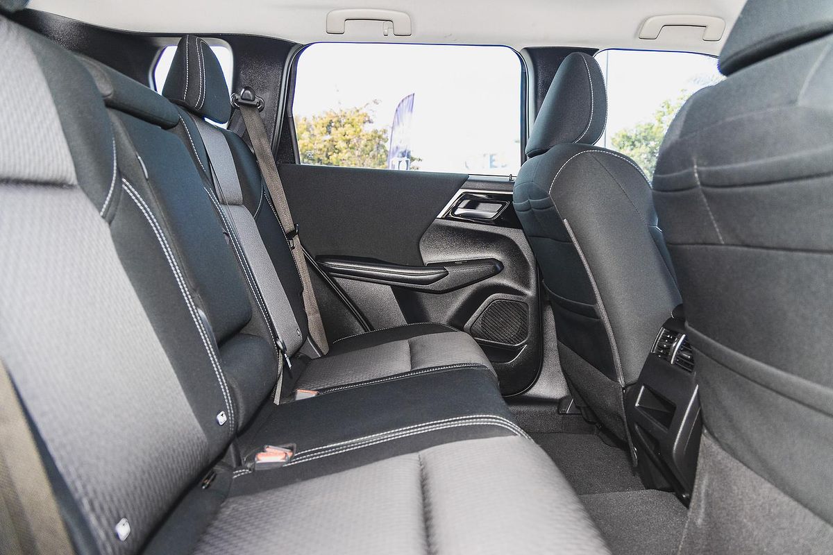2022 Mitsubishi Outlander ES ZM