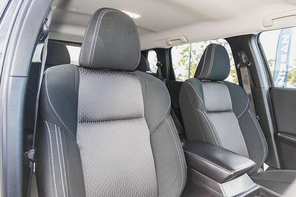 2022 Mitsubishi Outlander ES ZM