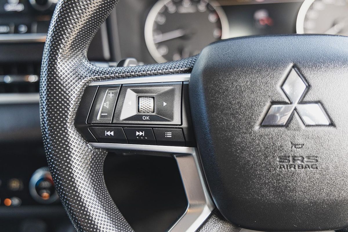 2022 Mitsubishi Outlander ES ZM