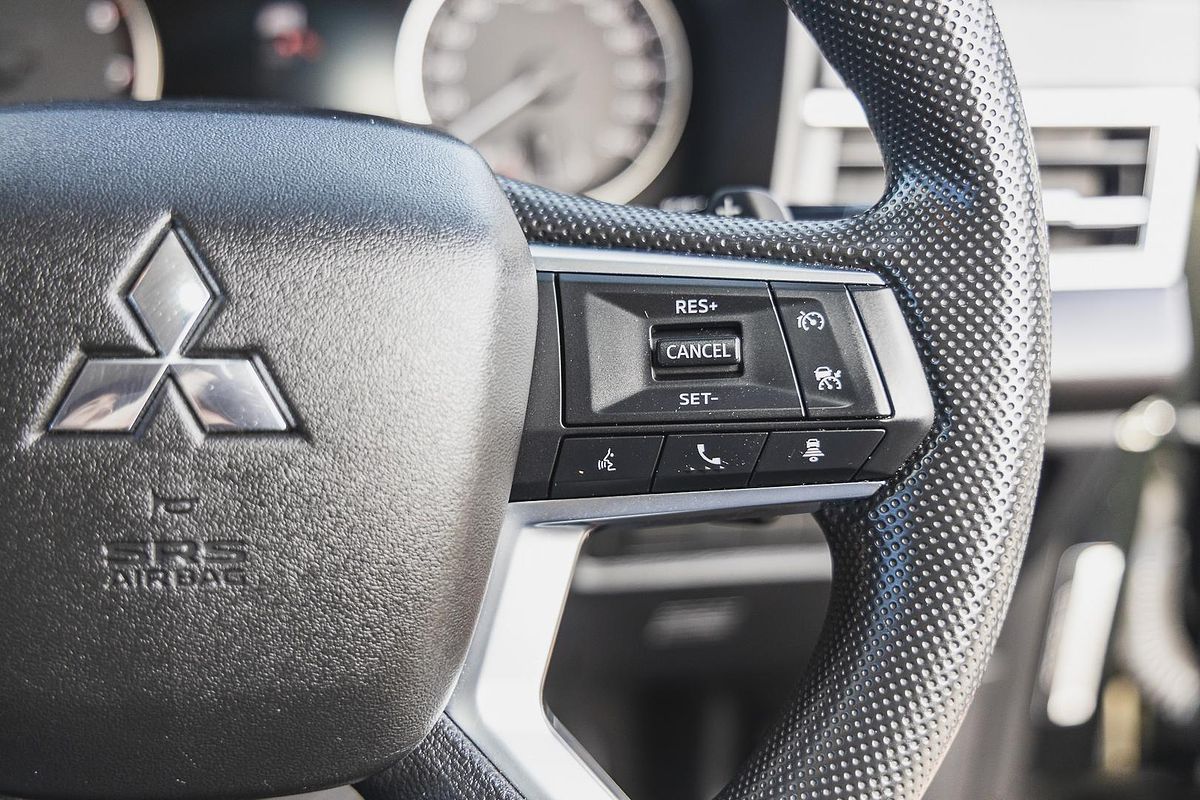 2022 Mitsubishi Outlander ES ZM