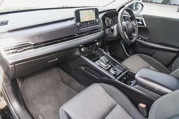 2022 Mitsubishi Outlander ES ZM