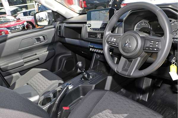 2025 Mitsubishi Triton GLX MV 4X4