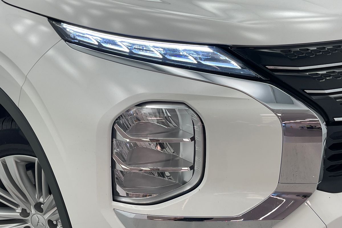 2022 Mitsubishi Outlander ES ZM
