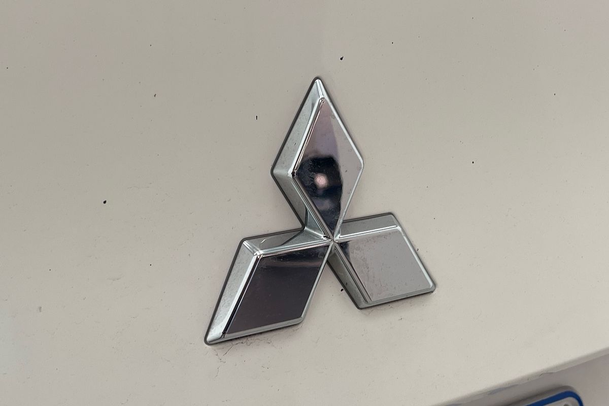 2022 Mitsubishi Outlander ES ZM